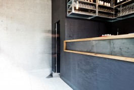 Innenarchitektur Bardesign Zugang WC und Tresen 