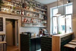 Innenarchitektur Restaurant Theke Metro Fliesen Stahlregal