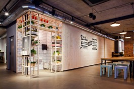 Innenarchitektur Restaurant Wandverkleidung Bodenbeschichtung Wandregal Nische Fliesen 