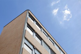 Produktdesign Vogelkasten Gebäudeecke Fassade 