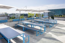 Innenarchitektur Outdoor Office Darmstadt - großzügiger Lunch- und Gemeinschaftsbereich Terrasse mit vielen Pflanzen 