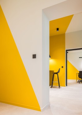 ecos work spaces Coworking Space Darmstadt Innenarchitektur Design Detail Farbflächen gelbe Wände Office 